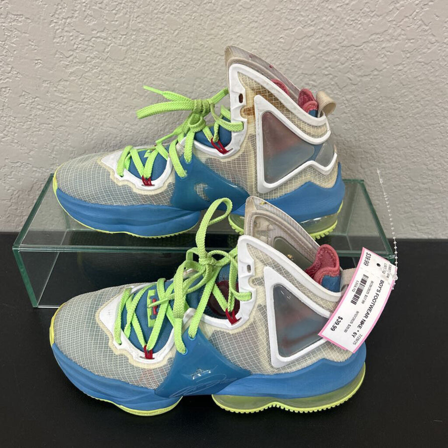 NIKE BOY'S FOOTWEAR 6Y