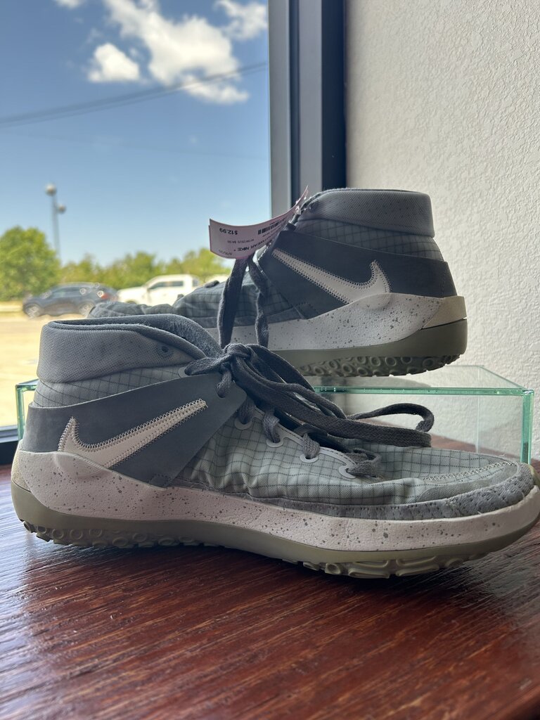 NIKE MEN'S FOOTWEAR 10.5