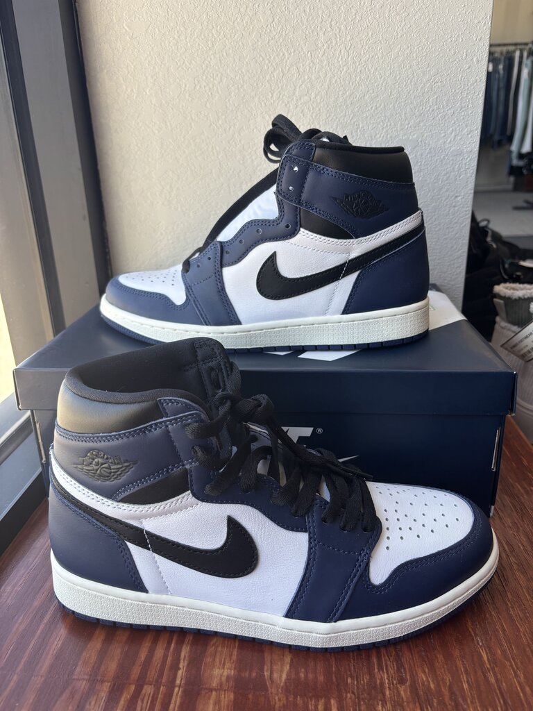 NIKE MEN'S FOOTWEAR 8.5