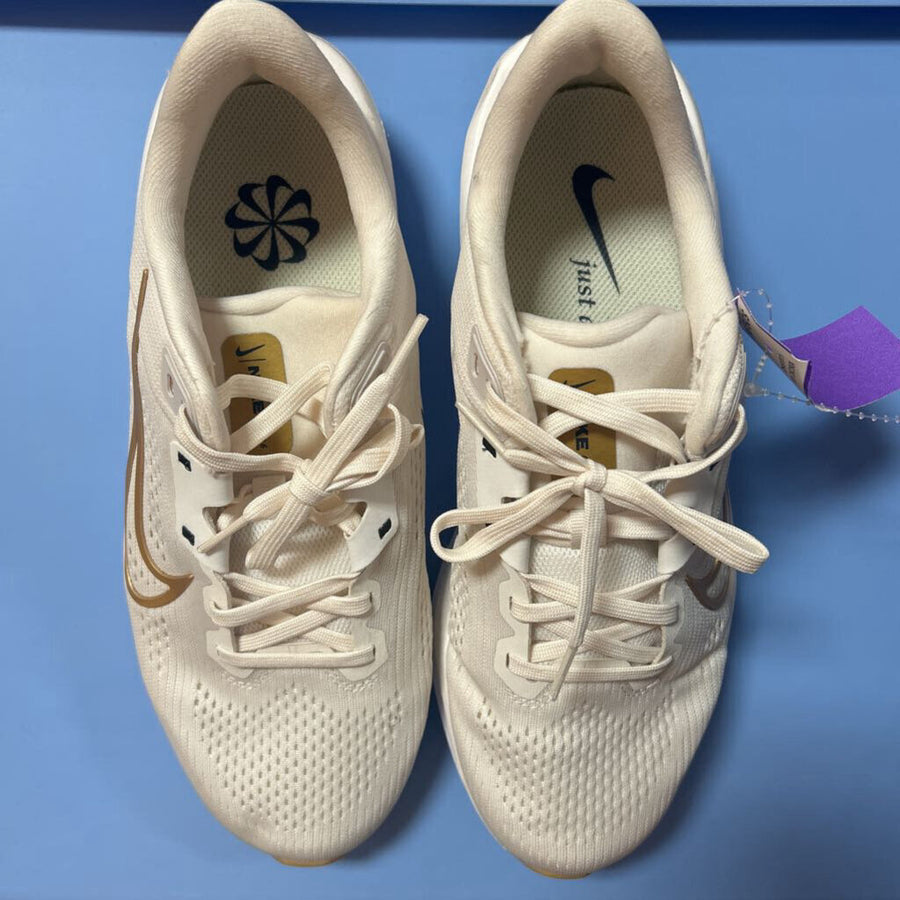 NIKE WOMEN'S ATHLETIC 9