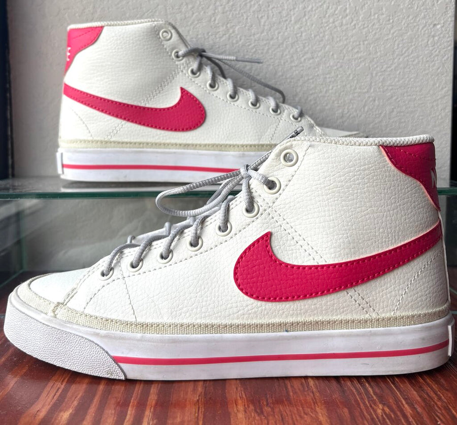 NIKE WOMEN'S FOOTWEAR 6