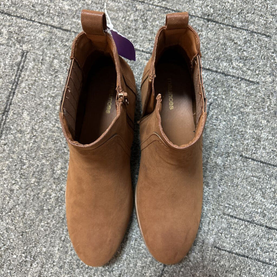 ` WOMEN'S FOOTWEAR 9.5