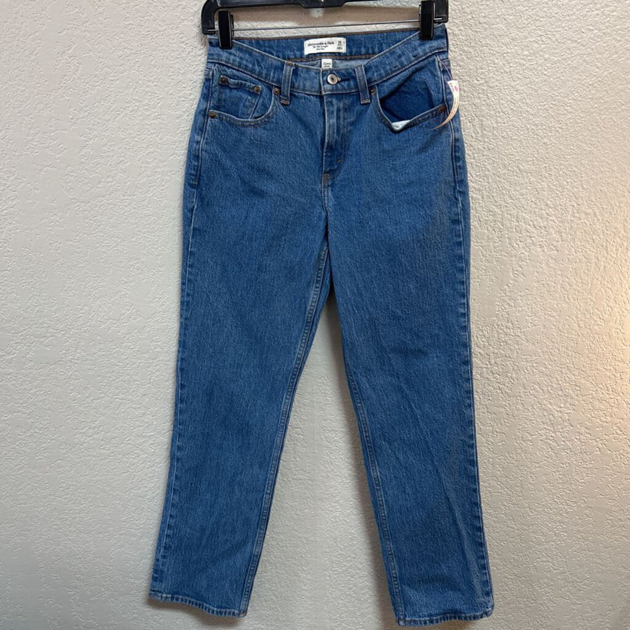 WOMEN'S JEANS