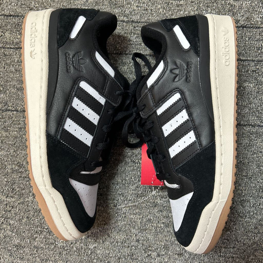 Adidas WOMEN'S FOOTWEAR 9.5