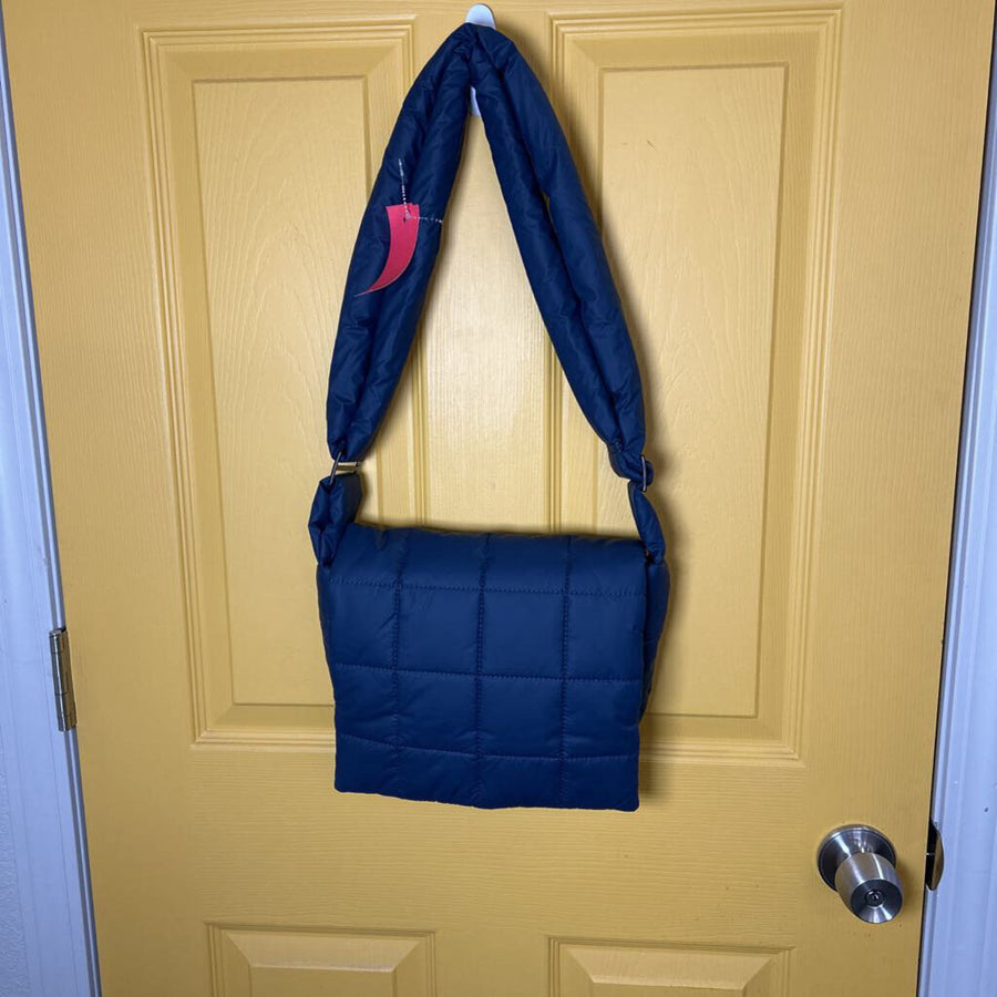 VEE HANDBAGS