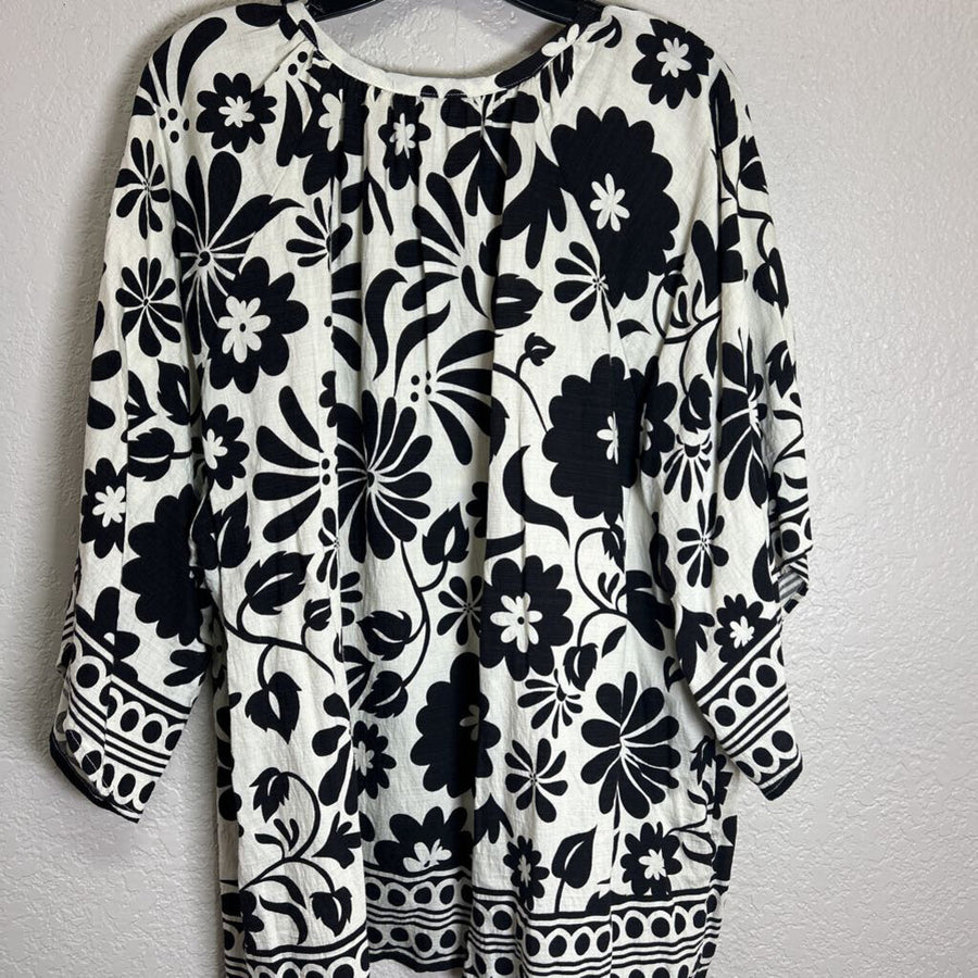 WOMEN'S TOPS
