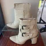 FREE BIRD WOMEN'S FOOTWEAR 9