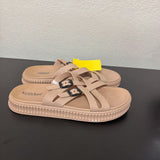WOMEN'S FOOTWEAR 9