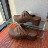 WOMEN'S FOOTWEAR 7