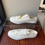 WOMEN'S FOOTWEAR 9