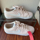 NIKE WOMEN'S FOOTWEAR 10