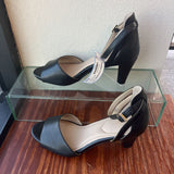 WOMEN'S FOOTWEAR 9