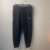 NIKE WOMEN'S ATHLETIC M
