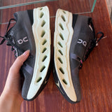 On Cloud WOMEN'S FOOTWEAR 8.5